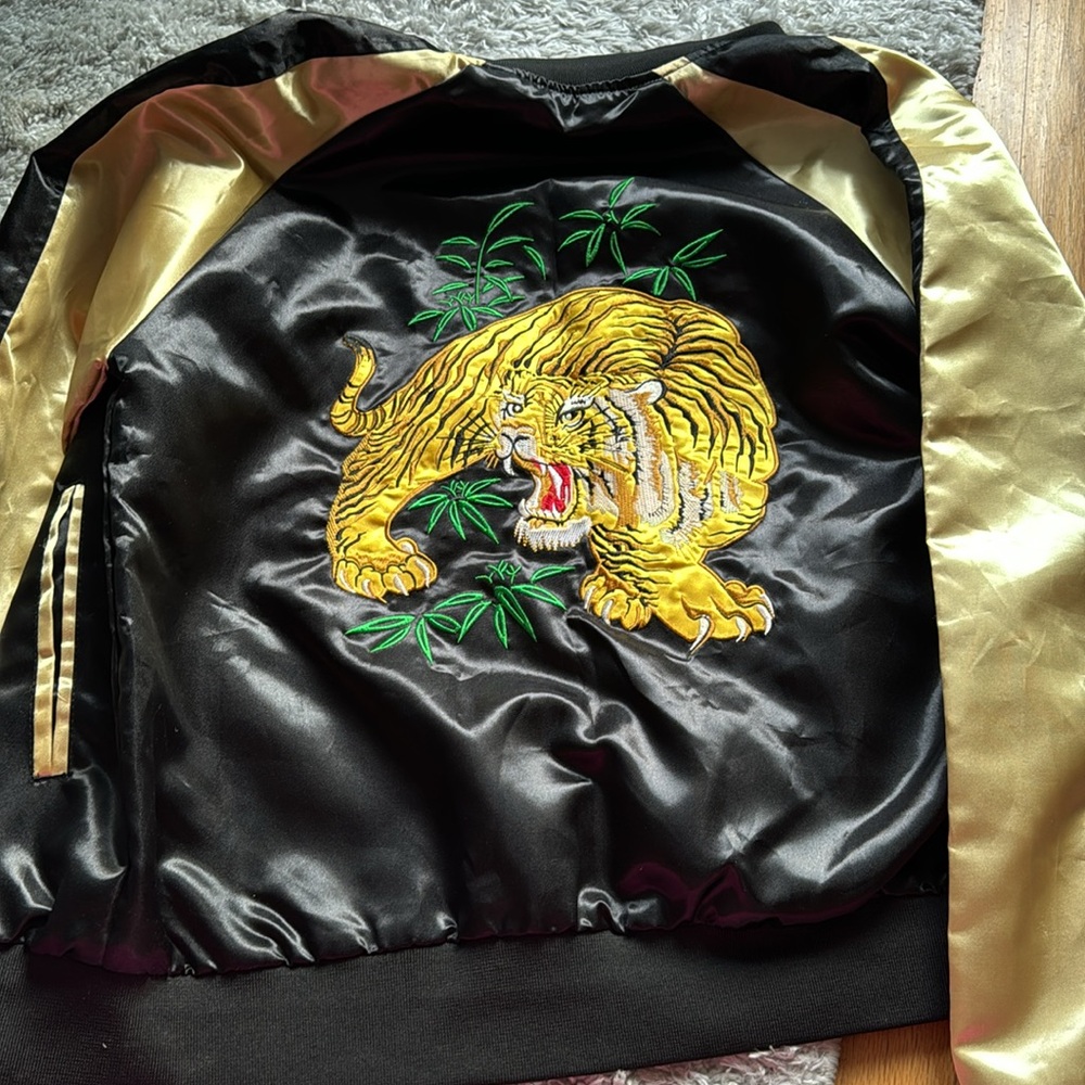 Men’s “Upscale” Tiger Jacket View 3